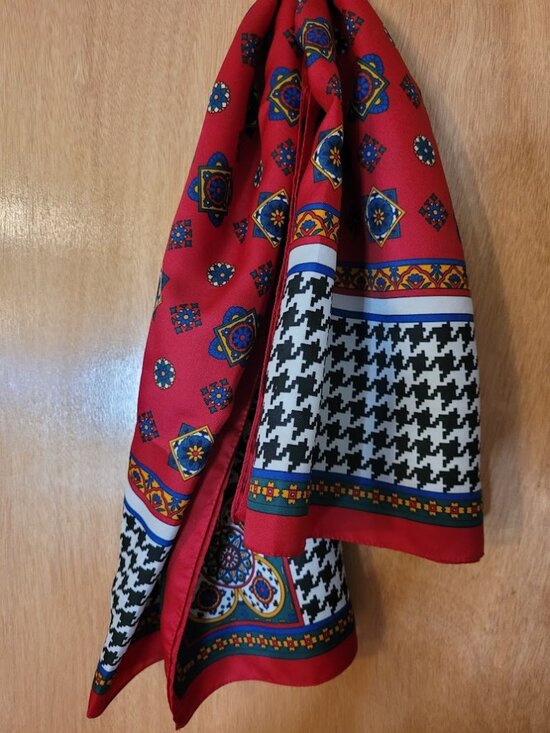 Avon Accessories - Vintage AVON Italian scarf - 1988